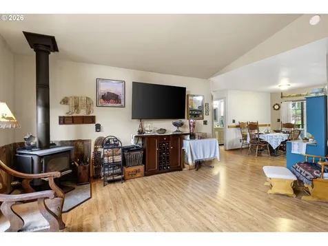 106 Odille Court Glide OR 97443