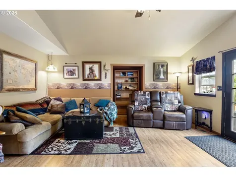 106 Odille Court Glide OR 97443