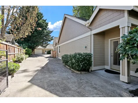 4385 Berry Lane Eugene OR 97404