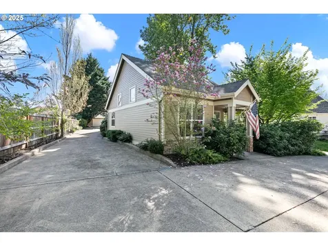4385 Berry Lane Eugene OR 97404