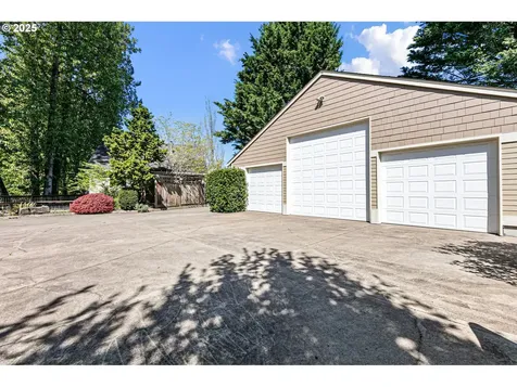 4385 Berry Lane Eugene OR 97404