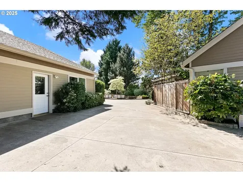 4385 Berry Lane Eugene OR 97404