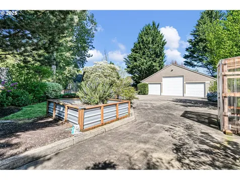 4385 Berry Lane Eugene OR 97404