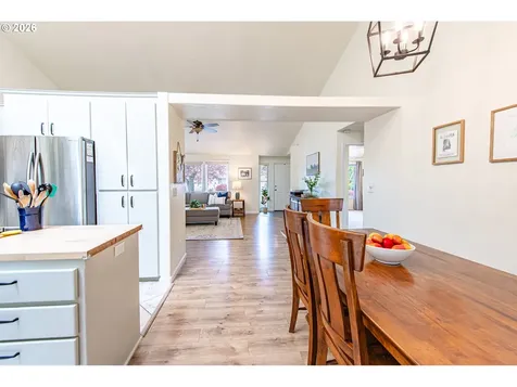10 Davis Place Cottage Grove OR 97424