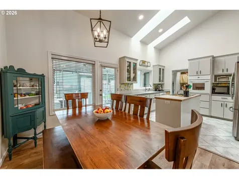 10 Davis Place Cottage Grove OR 97424