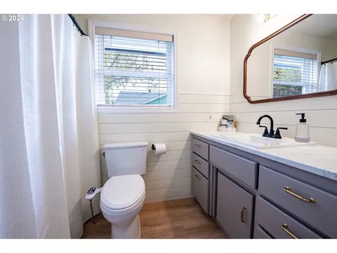 10 Davis Place Cottage Grove OR 97424