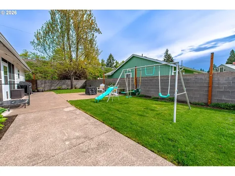 10 Davis Place Cottage Grove OR 97424