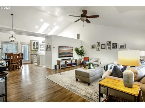 10 Davis Place Cottage Grove OR 97424