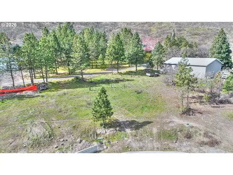 2442 W 15th Street The Dalles OR 97058