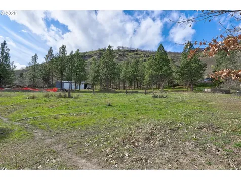 2442 W 15th Street The Dalles OR 97058