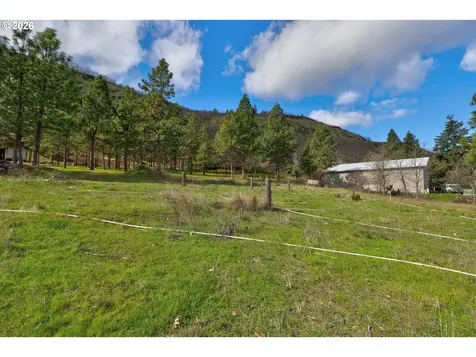 2442 W 15th Street The Dalles OR 97058