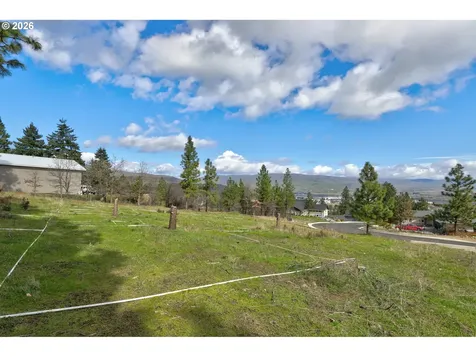 2442 W 15th Street The Dalles OR 97058