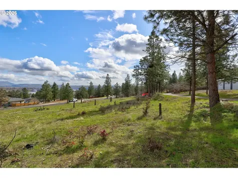 2442 W 15th Street The Dalles OR 97058