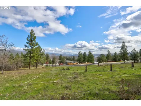 2442 W 15th Street The Dalles OR 97058