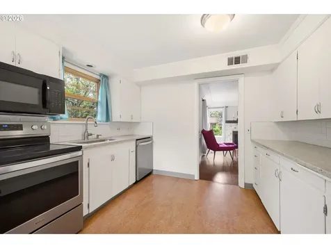3286 NE Holman Street Portland OR 97211