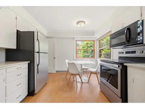 3286 NE Holman Street Portland OR 97211