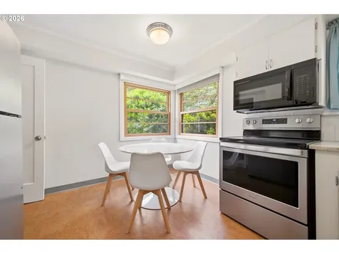 3286 NE Holman Street Portland OR 97211