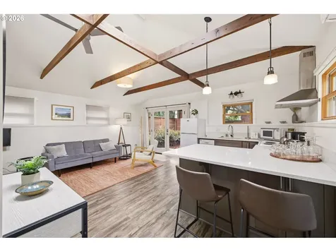 3286 NE Holman Street Portland OR 97211
