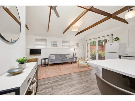 3286 NE Holman Street Portland OR 97211