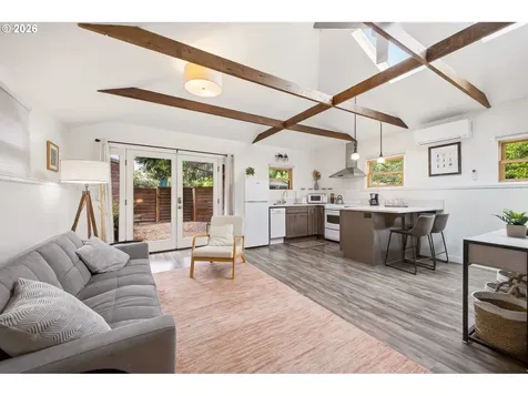 3286 NE Holman Street Portland OR 97211