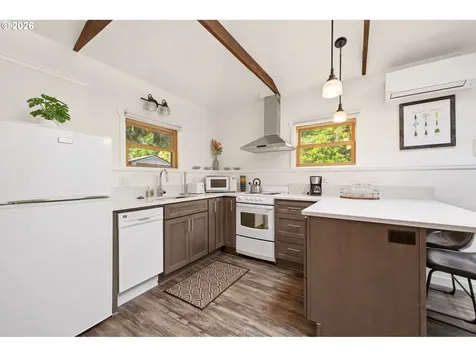 3286 NE Holman Street Portland OR 97211