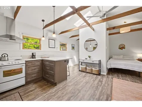 3286 NE Holman Street Portland OR 97211