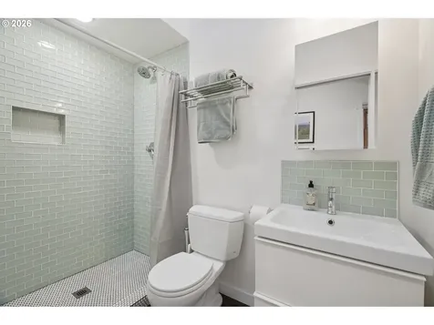3286 NE Holman Street Portland OR 97211