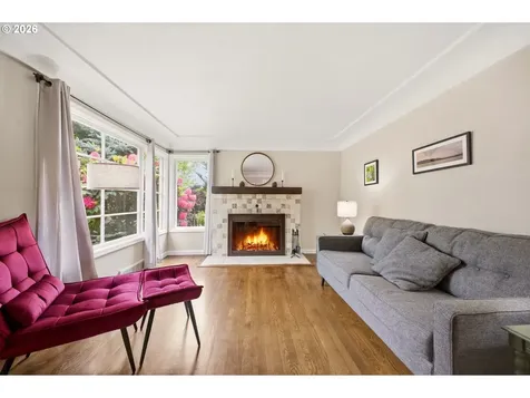 3286 NE Holman Street Portland OR 97211