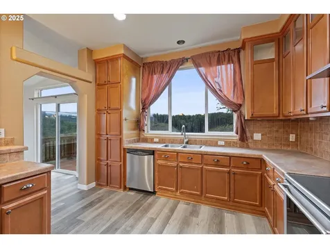 135 SW Wakonda Beach Road Waldport OR 97394