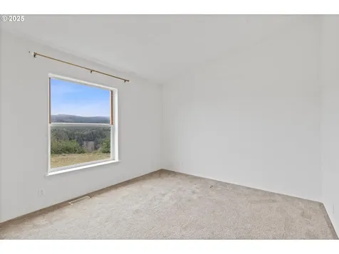135 SW Wakonda Beach Road Waldport OR 97394