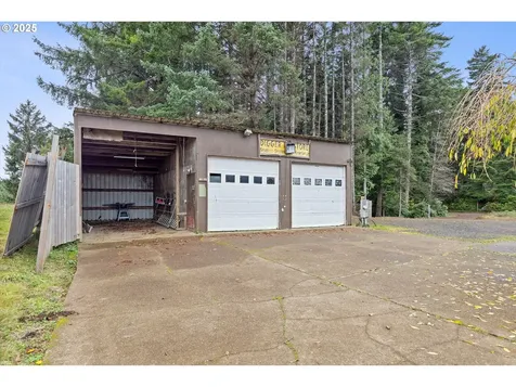 135 SW Wakonda Beach Road Waldport OR 97394