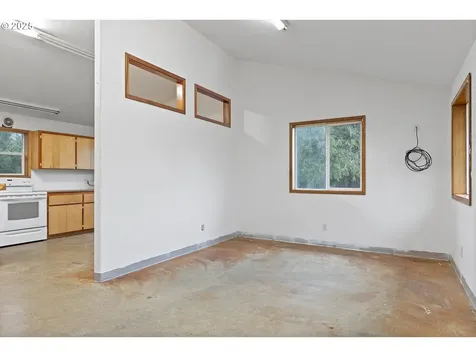 135 SW Wakonda Beach Road Waldport OR 97394