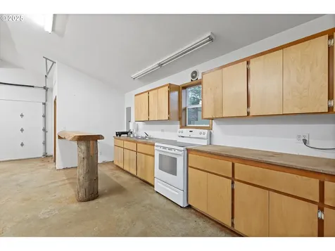 135 SW Wakonda Beach Road Waldport OR 97394