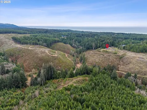135 SW Wakonda Beach Road Waldport OR 97394