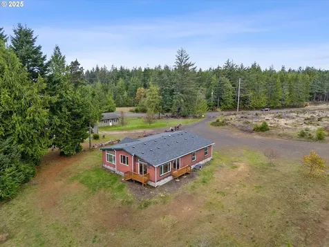 135 SW Wakonda Beach Road Waldport OR 97394