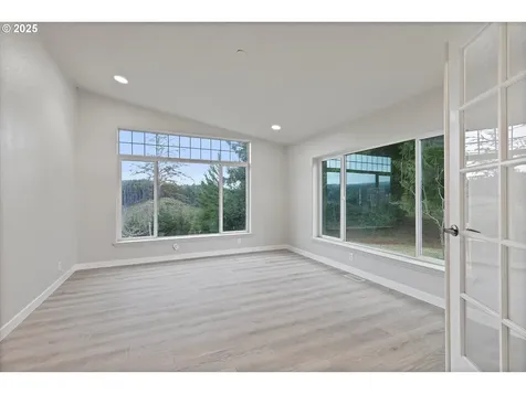 135 SW Wakonda Beach Road Waldport OR 97394
