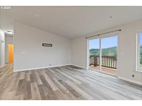 135 SW Wakonda Beach Road Waldport OR 97394