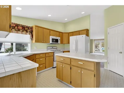 12001 NE 44th Avenue Vancouver WA 98686