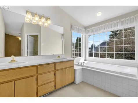 12001 NE 44th Avenue Vancouver WA 98686