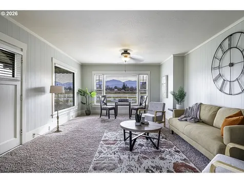 408 Oak Grove Road Medford OR 97501