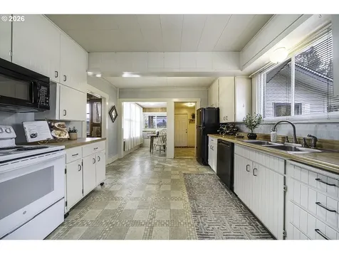 408 Oak Grove Road Medford OR 97501