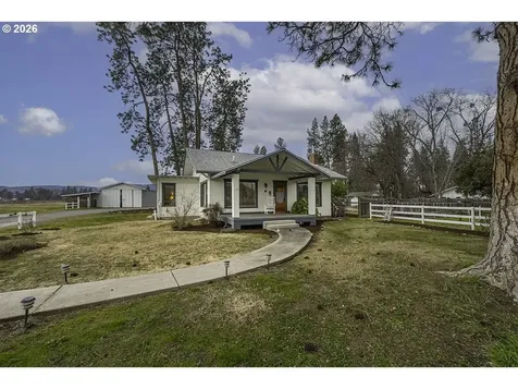 408 Oak Grove Road Medford OR 97501