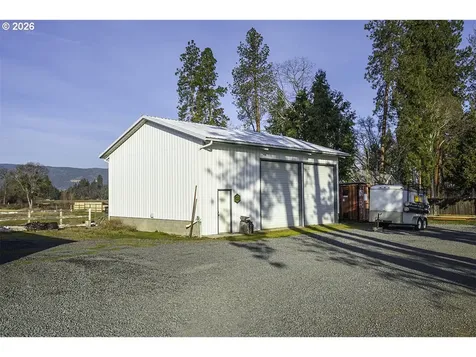408 Oak Grove Road Medford OR 97501