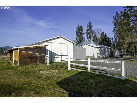 408 Oak Grove Road Medford OR 97501