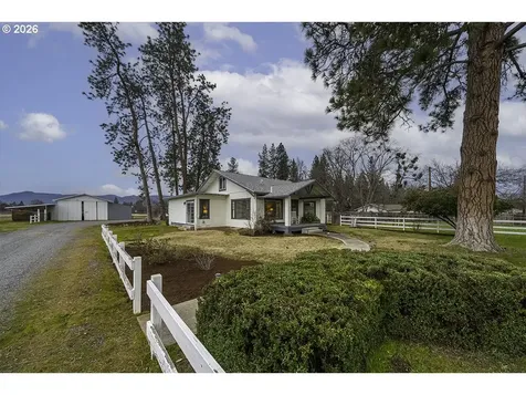 408 Oak Grove Road Medford OR 97501