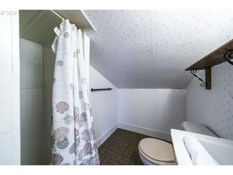 408 Oak Grove Road Medford OR 97501