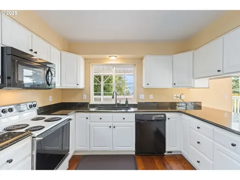 660 Jade Street Sutherlin OR 97479