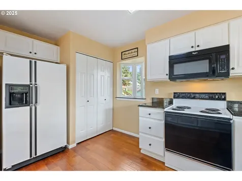 660 Jade Street Sutherlin OR 97479