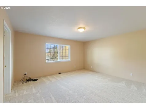 660 Jade Street Sutherlin OR 97479