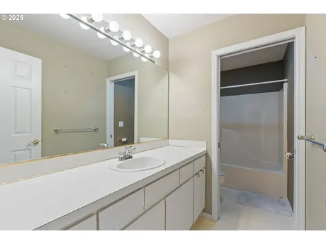 660 Jade Street Sutherlin OR 97479